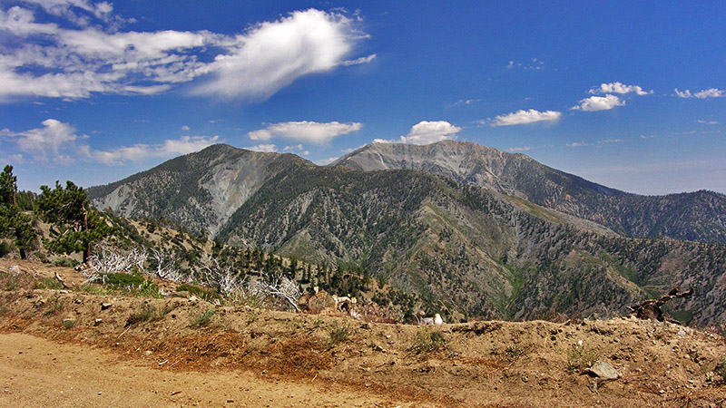 The road runs along Blue Ridge